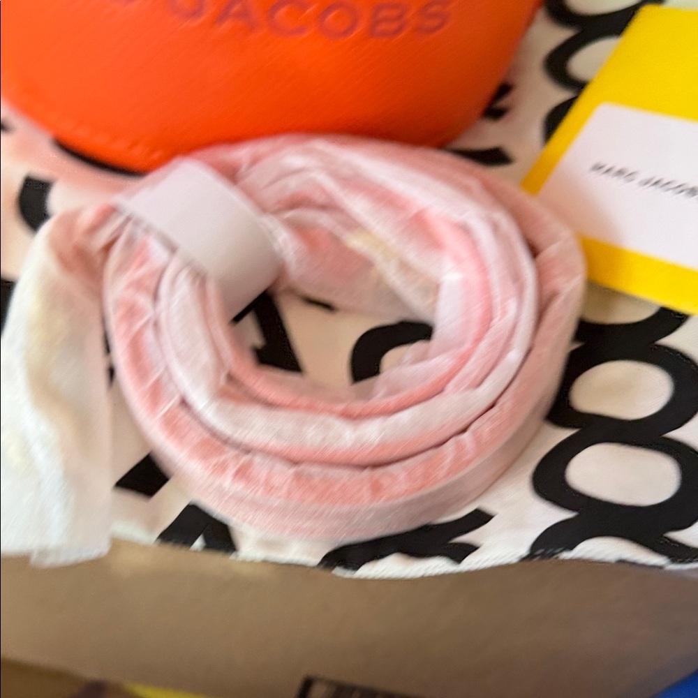 NWT Marc Jacobs The Bucket bag In Dragon fire(bright orange) - Picture 6 of 8